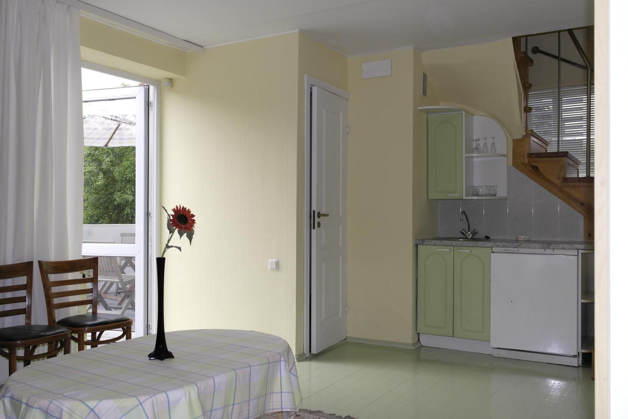 Info Hotel Apartments Паланга Екстер'єр фото