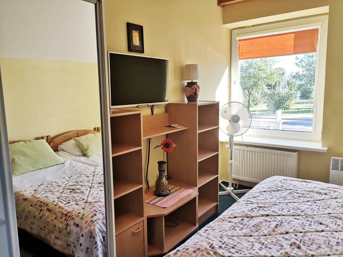Info Hotel Apartments Паланга Екстер'єр фото